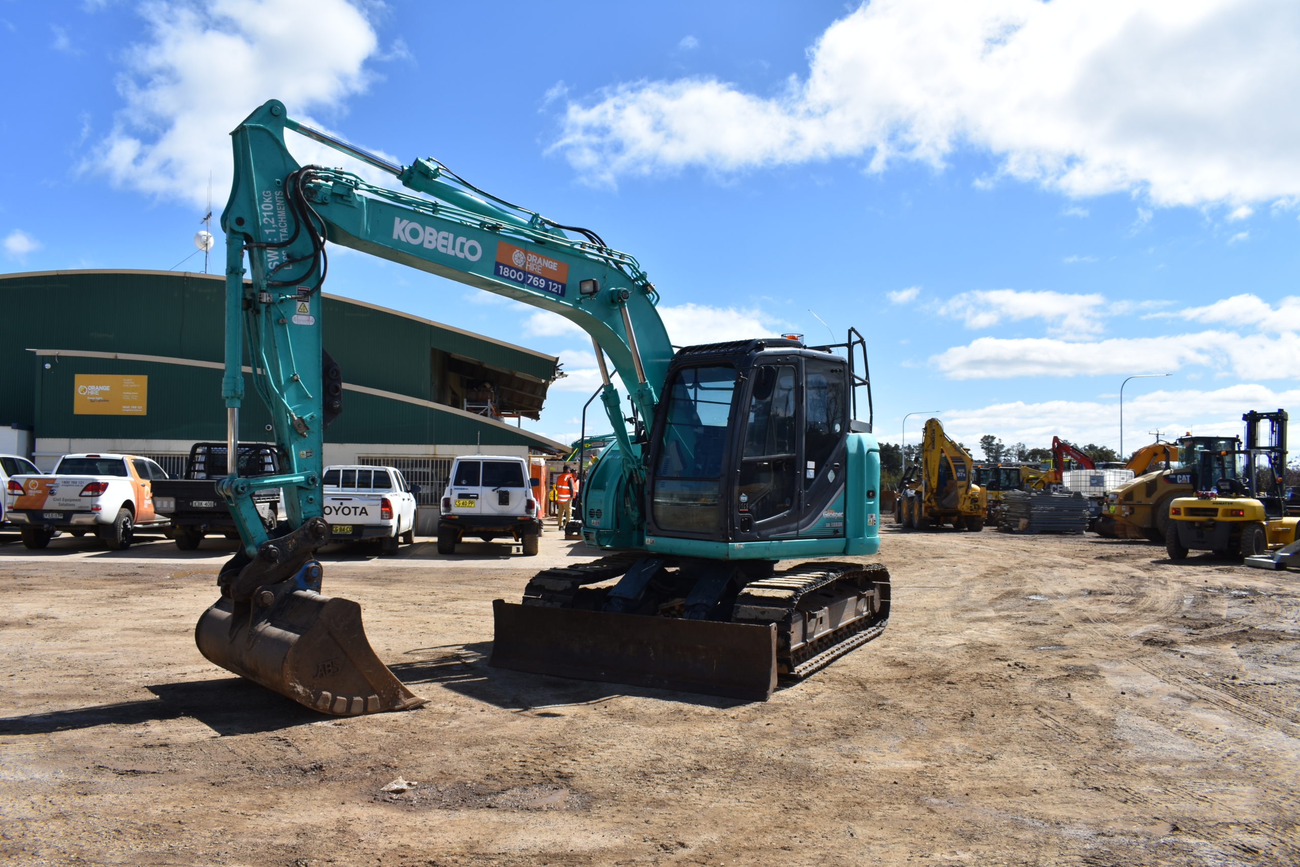 2015 Kobelco SK135SR-3 Excavator for Sale: Orange Hire