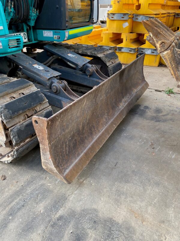 Kobelco SK135SR-3 13.5T Off Set Boom Excavator (Knuckle)