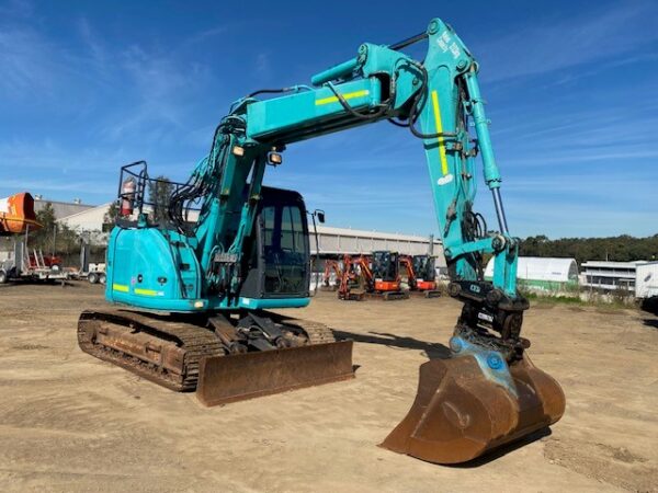 Kobelco SK135SR-3 13.5T Off Set Boom Excavator (Knuckle/Tilt Hitch)
