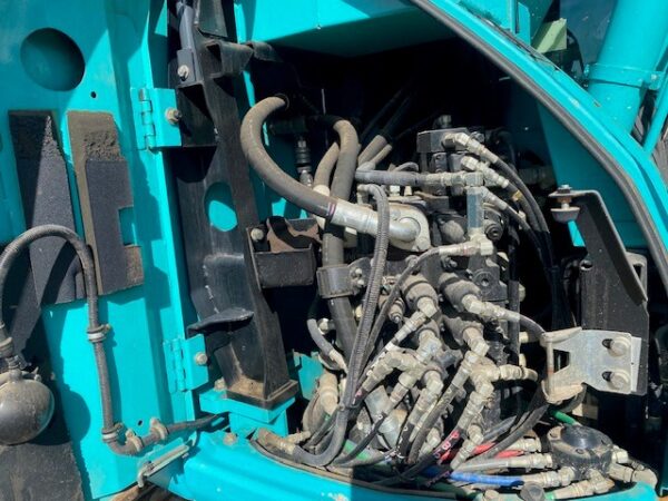 Kobelco SK135SR-3 13.5T Off Set Boom Excavator (Knuckle/Tilt Hitch)