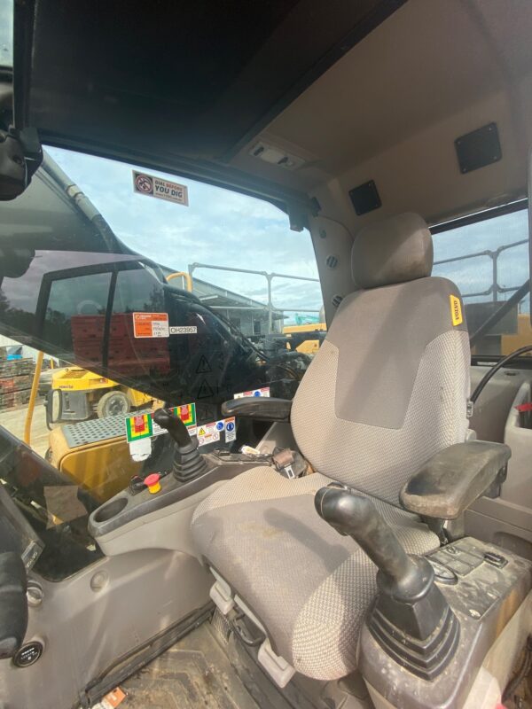 Volvo EC300DL 30T Excavator - QLD