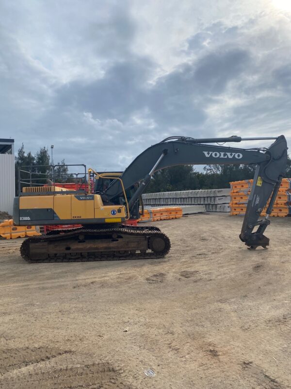 Volvo EC300DL 30T Excavator - QLD